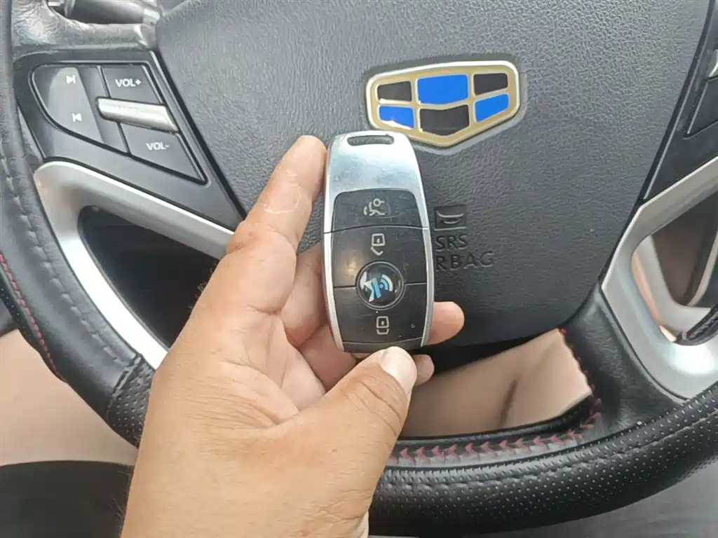 Фото 9 - Geely Emgrand