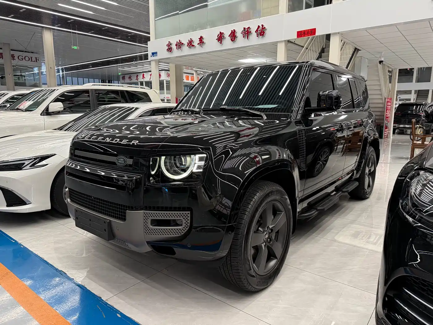 Land Rover Defender 2025 110 3.0T P400 Dark Special Edition фото 3
