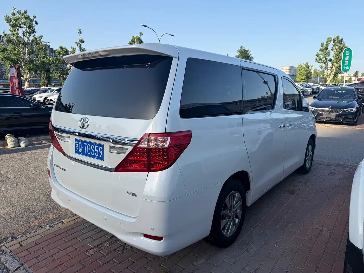 Toyota Alphard 2012 3.5L Premium Edition фото 6