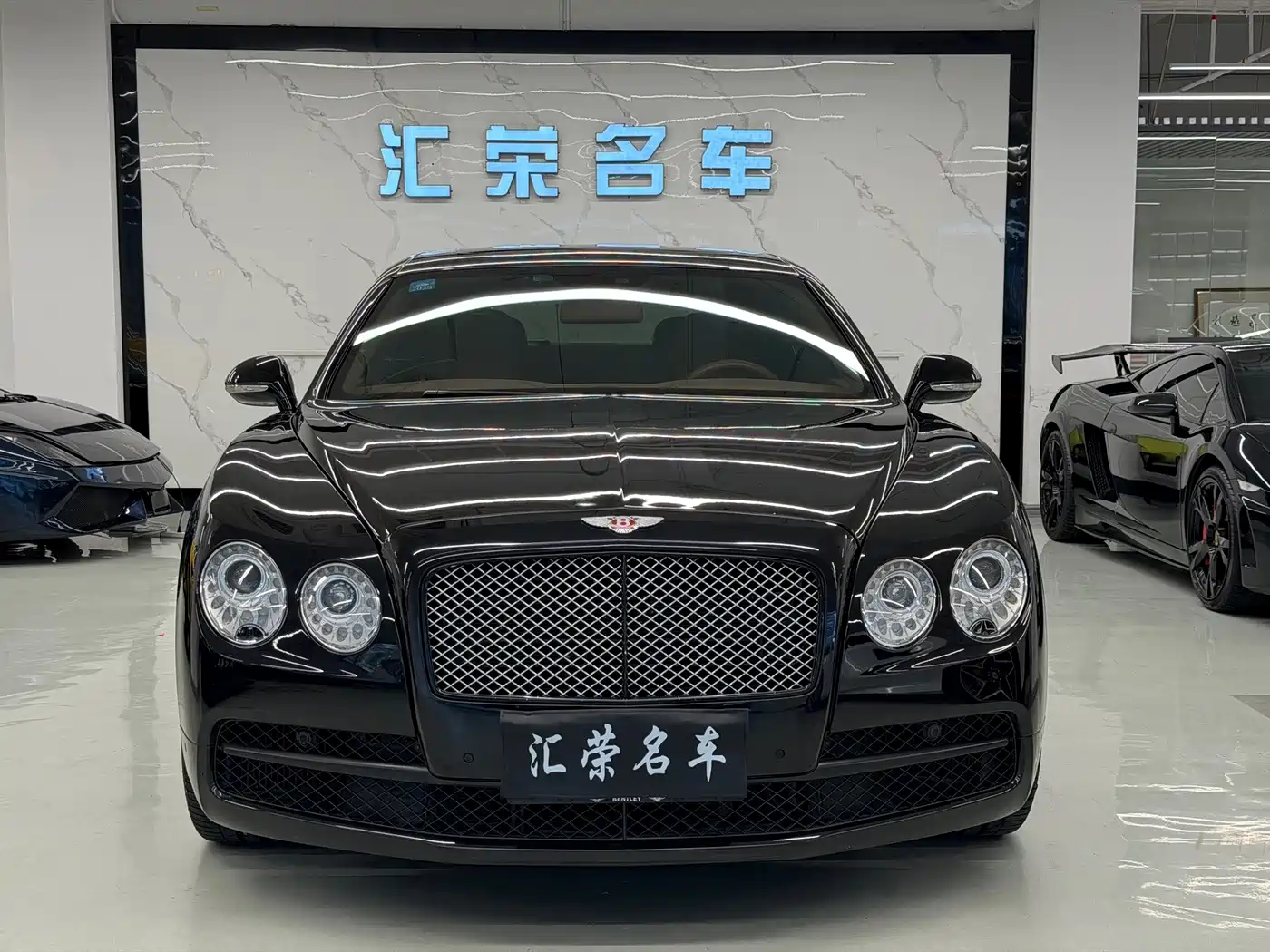 Фото 2 - Bentley Flying Spur