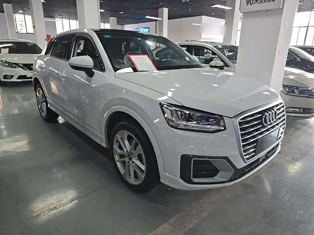 Photo 4 - Audi Q2L