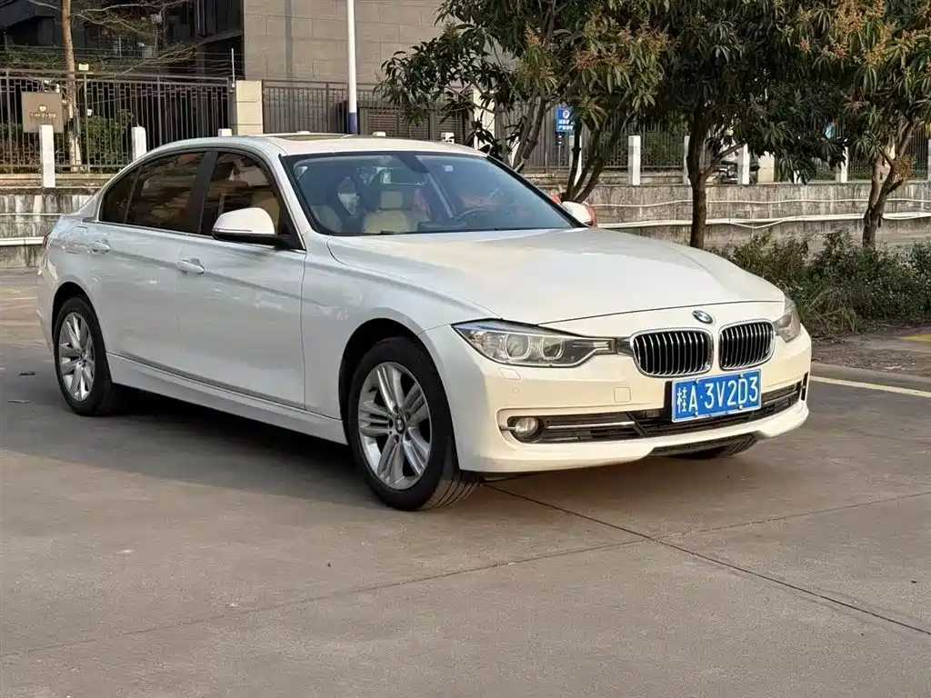 BMW 3 Series 2014 328Li Fashion