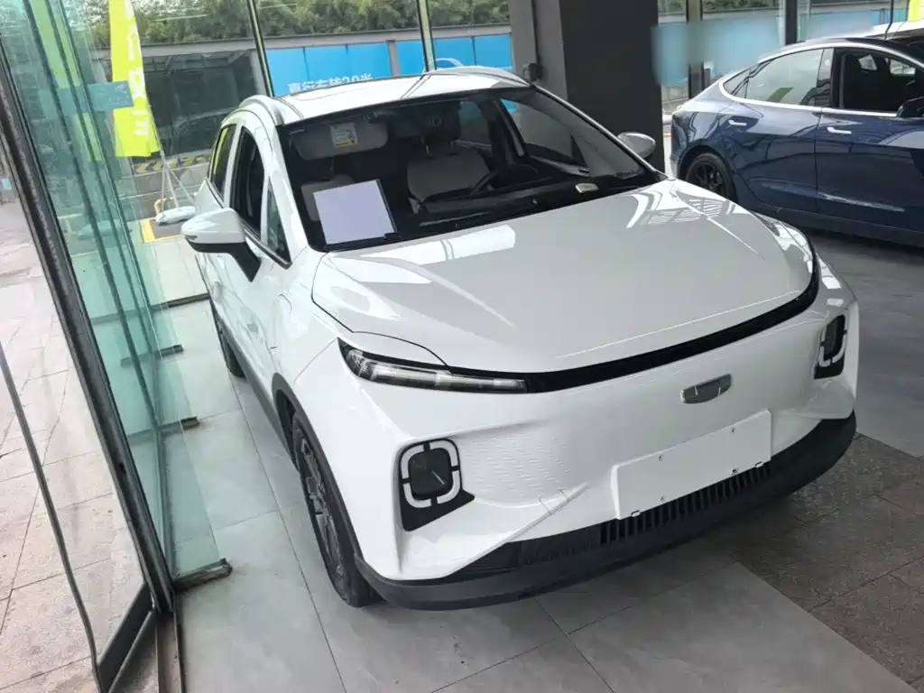 Фото 4 - Geely Geometry E Firefly