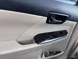 Photo 12 - Toyota Camry