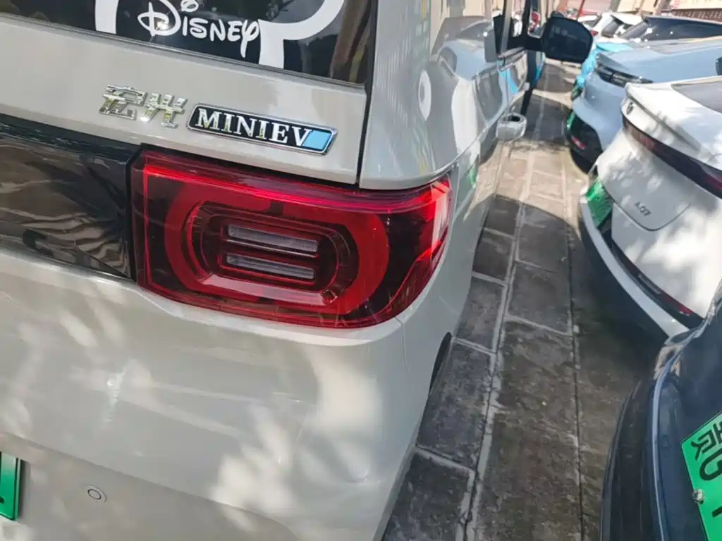 Фото 8 - Wuling Motors Hongguang MINIEV