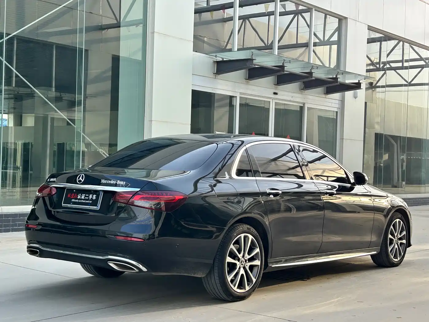 Mercedes-Benz E-Class 2019 E 300 L Sport Fashion фото 6