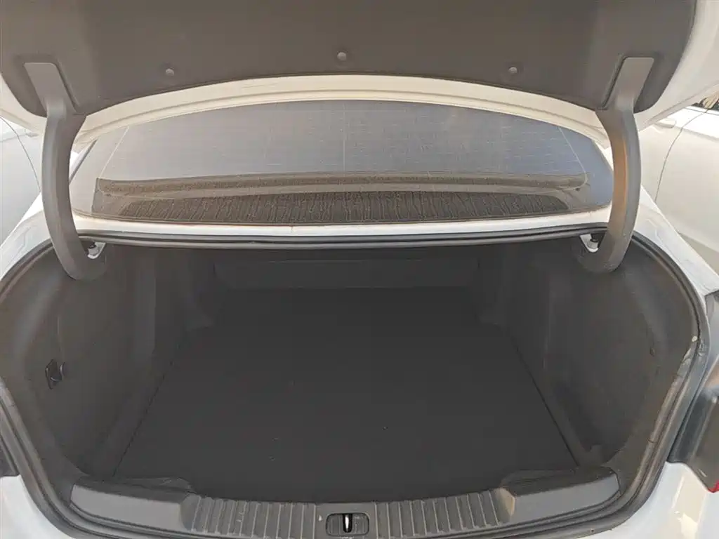 Buick Verano 2017 Sedan 15S Manual Progressive фото 19