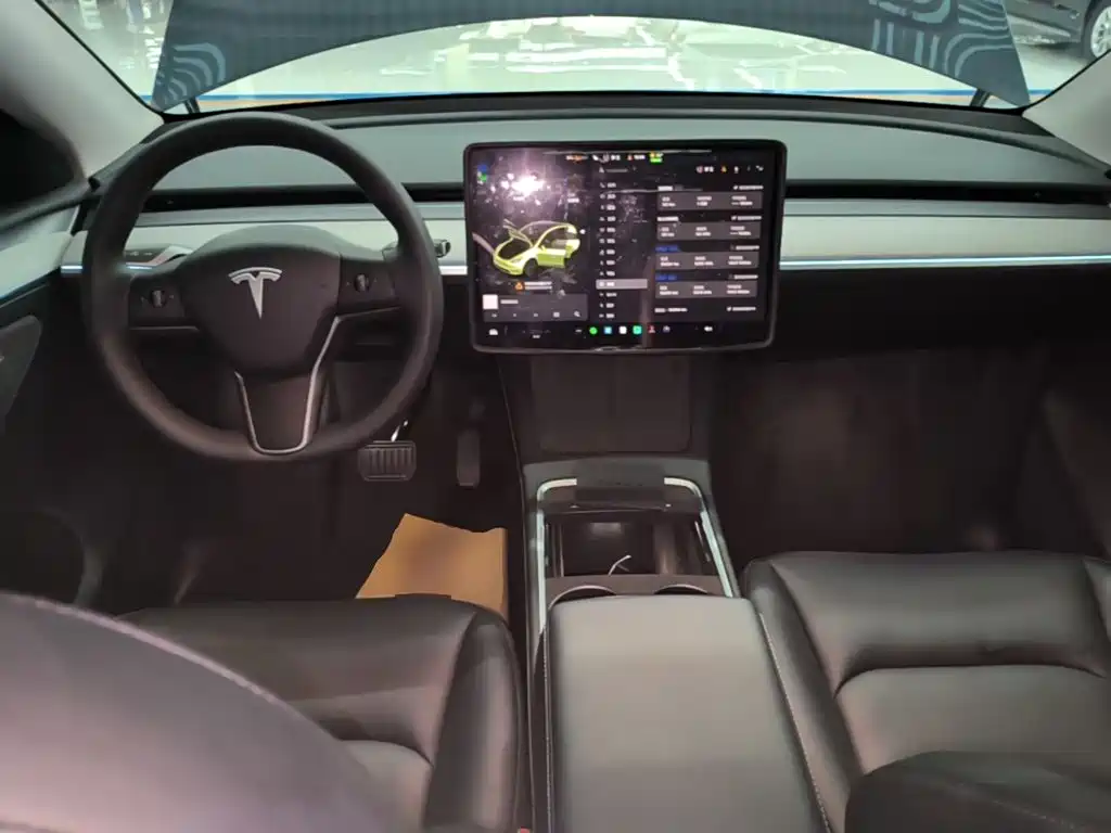 Фото 10 - Tesla Model Y