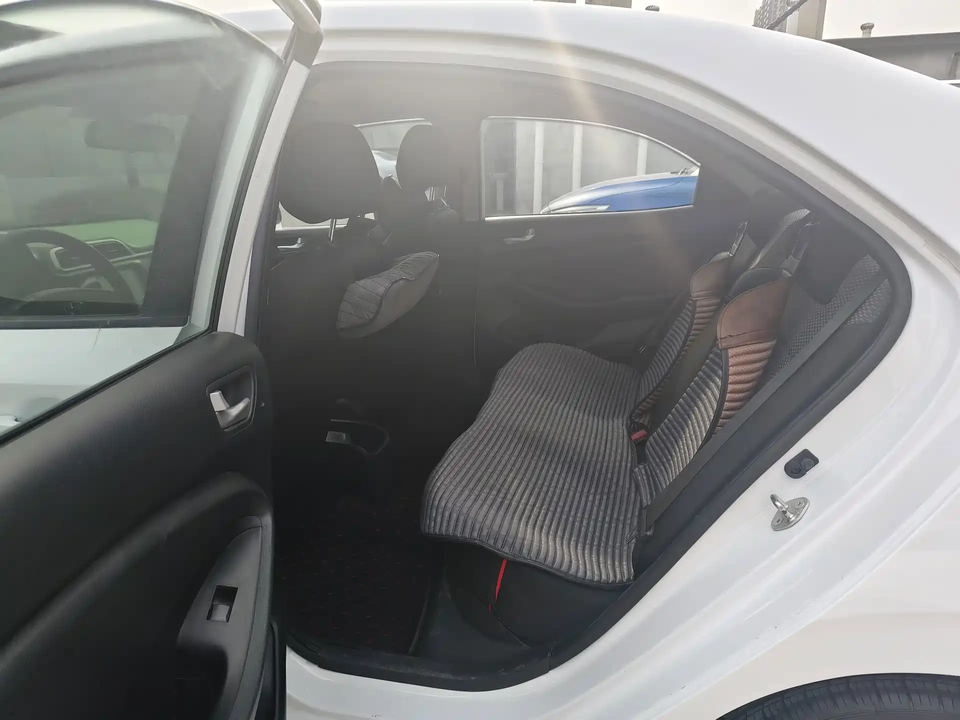 Photo 6 - Hyundai Verna