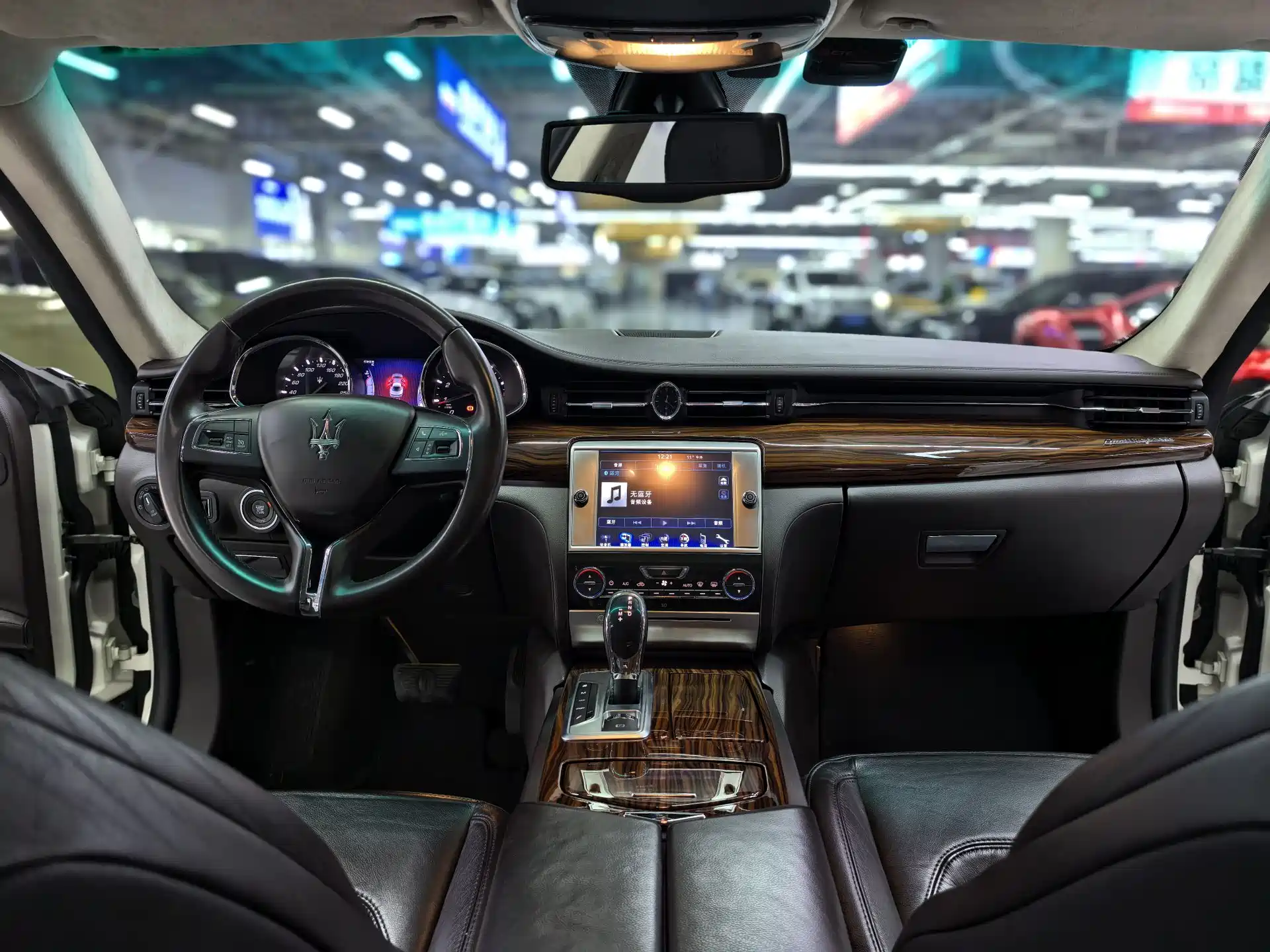 Photo 14 - Maserati Quattroporte