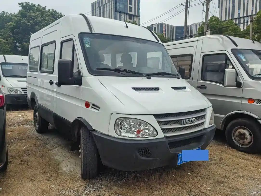 Iveco Bodhi 2015 2012 2.5T-A32 Base Model