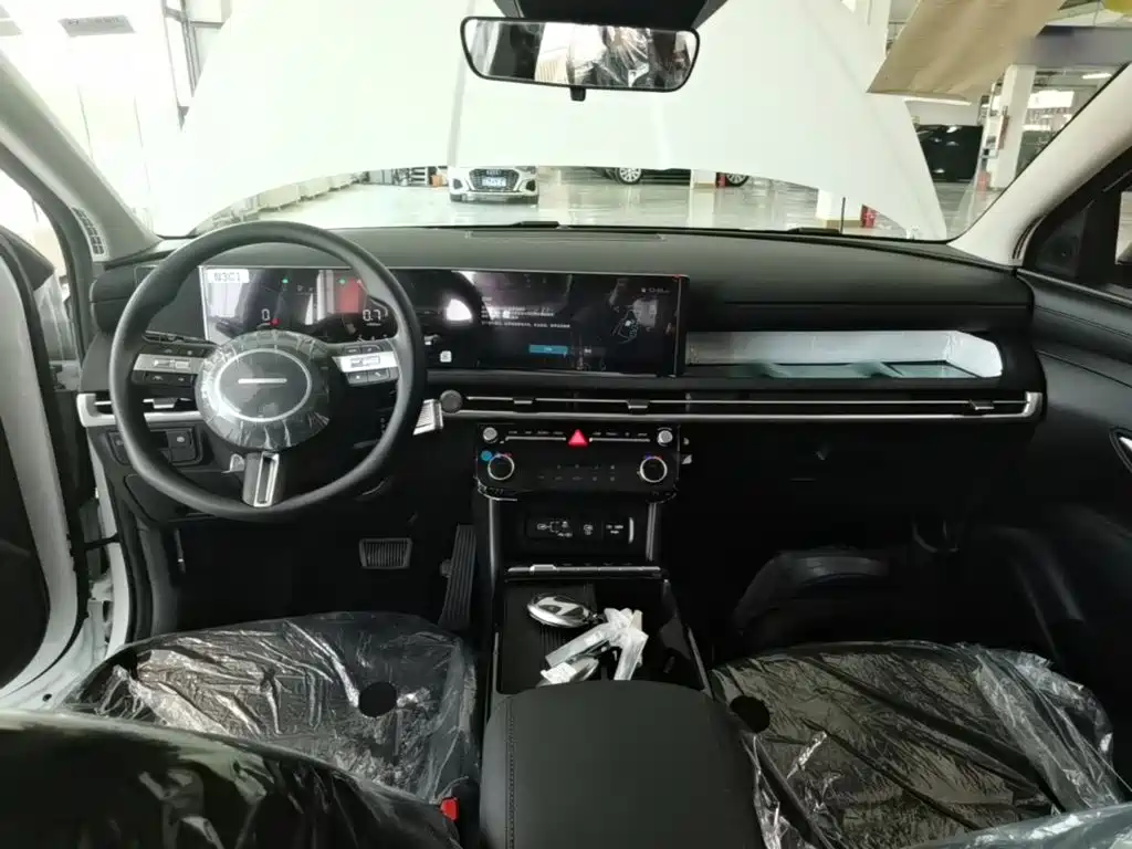Фото 10 - Hyundai Tucson