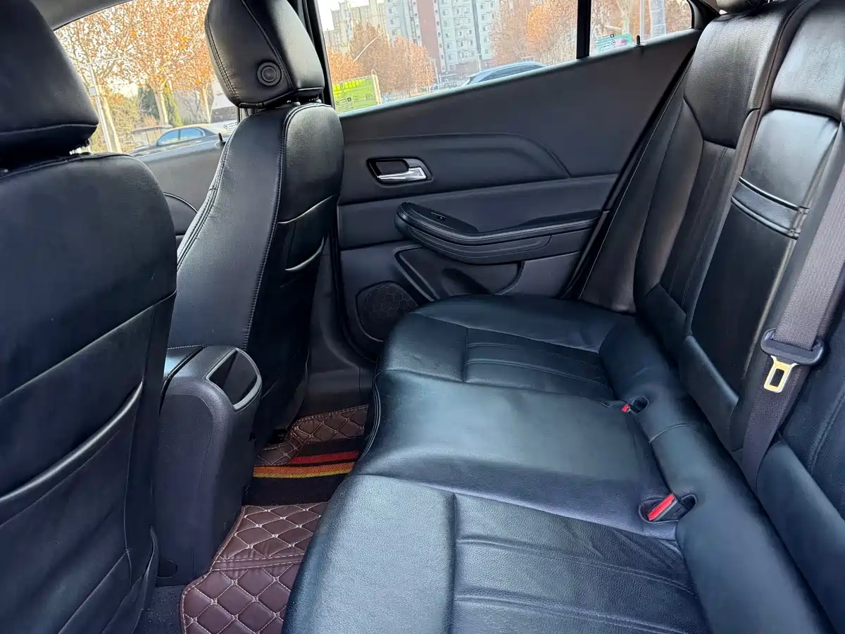 Chevrolet Malibu 2012 Model 1.6T Auto Luxury фото 9