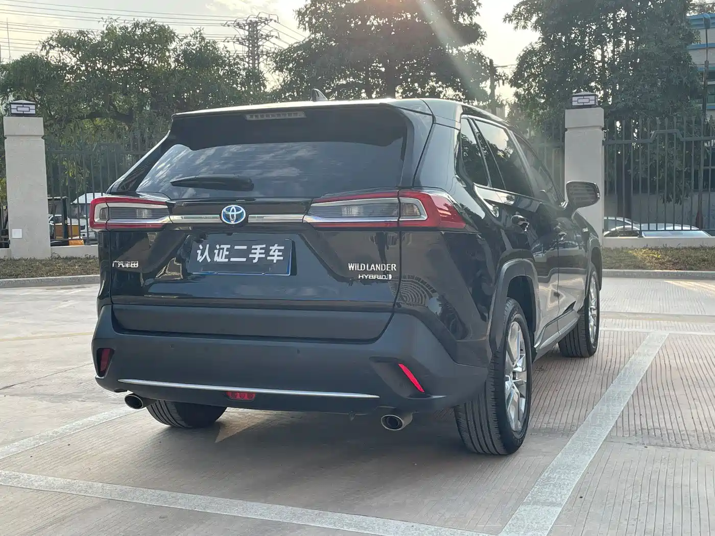 Toyota Wildlander 2022 Hybrid 2.5L E-CVT FWD Luxury Edition фото 20