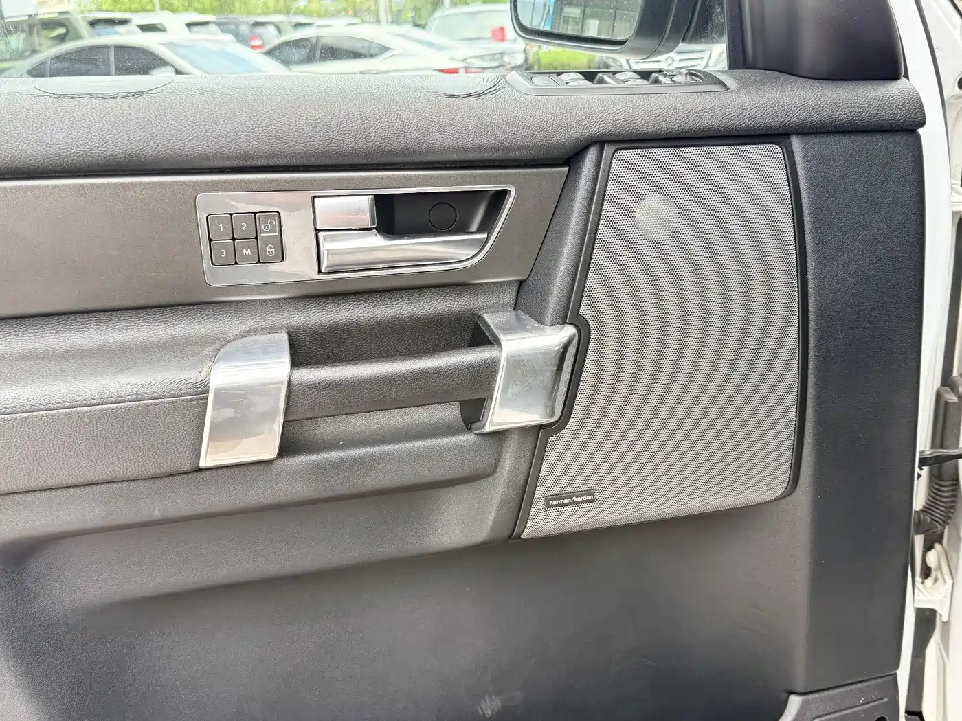 Land Rover Discovery 2013 3.0 SDV6 HSE Diesel фото 17