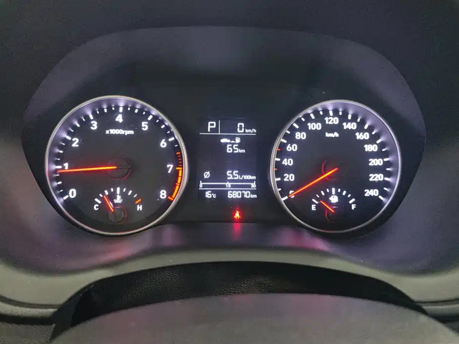 Hyundai Elantra 2018 1.6L Automatic Pleasing Edition GL China VI фото 14