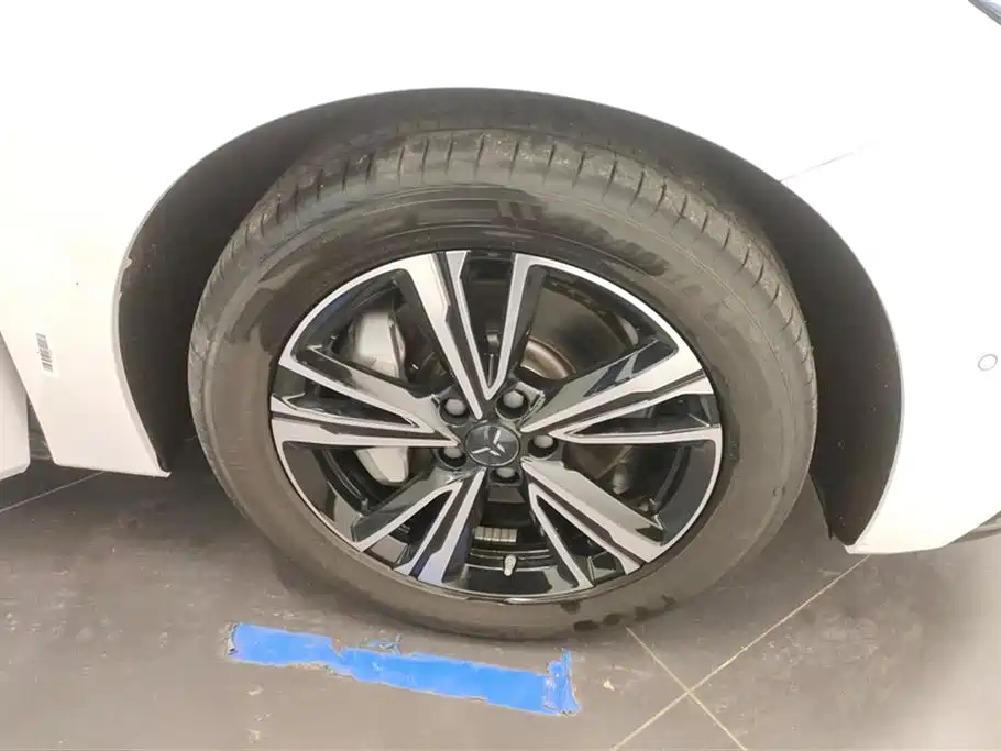 Hongqi EH7 2024 690 Pro фото 6