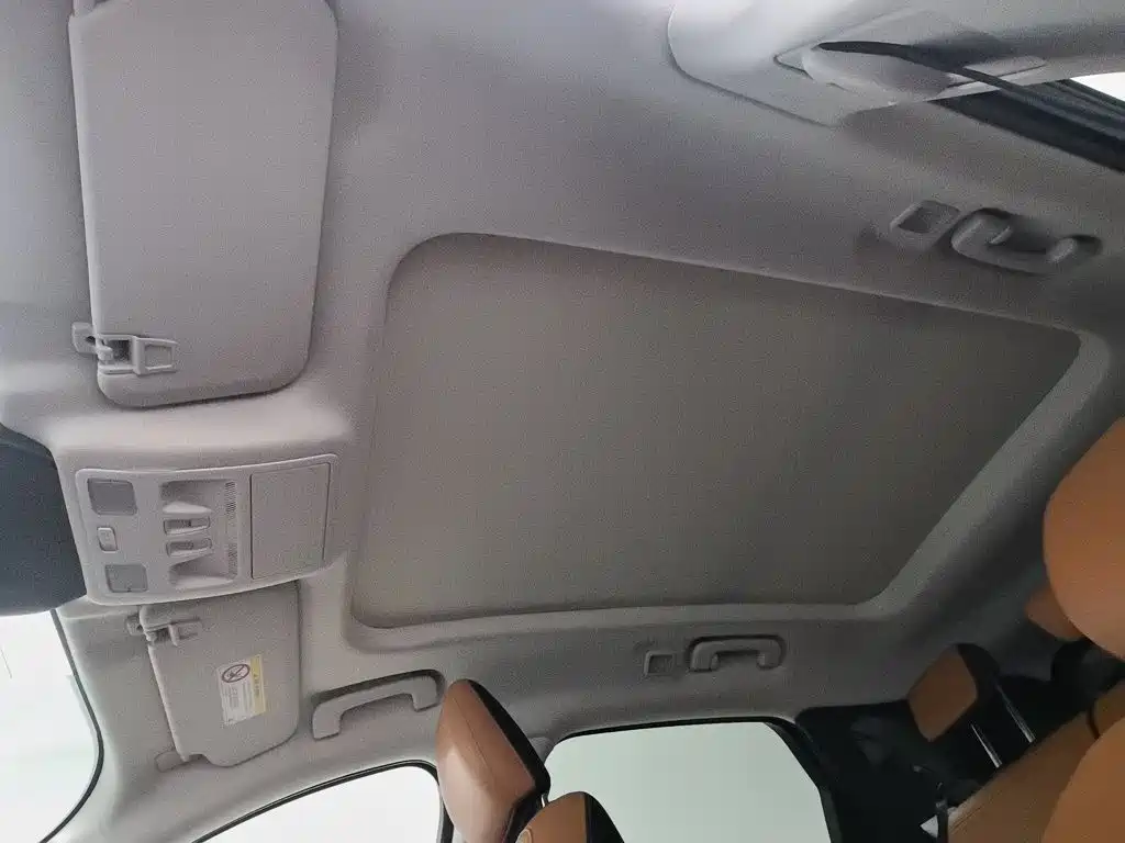 Photo 14 - Ford Escape