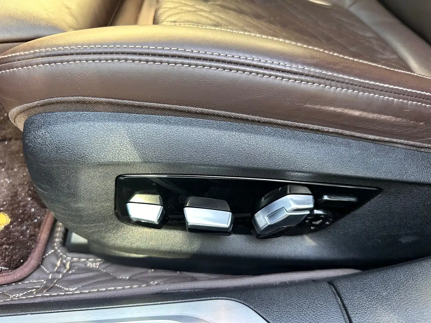 BMW 7 Series 2021 Model 740Li Leading M Sport Package фото 13