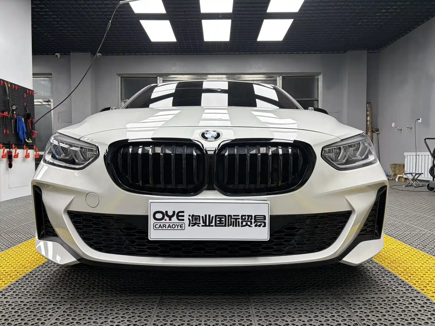 BMW 1-SERIES