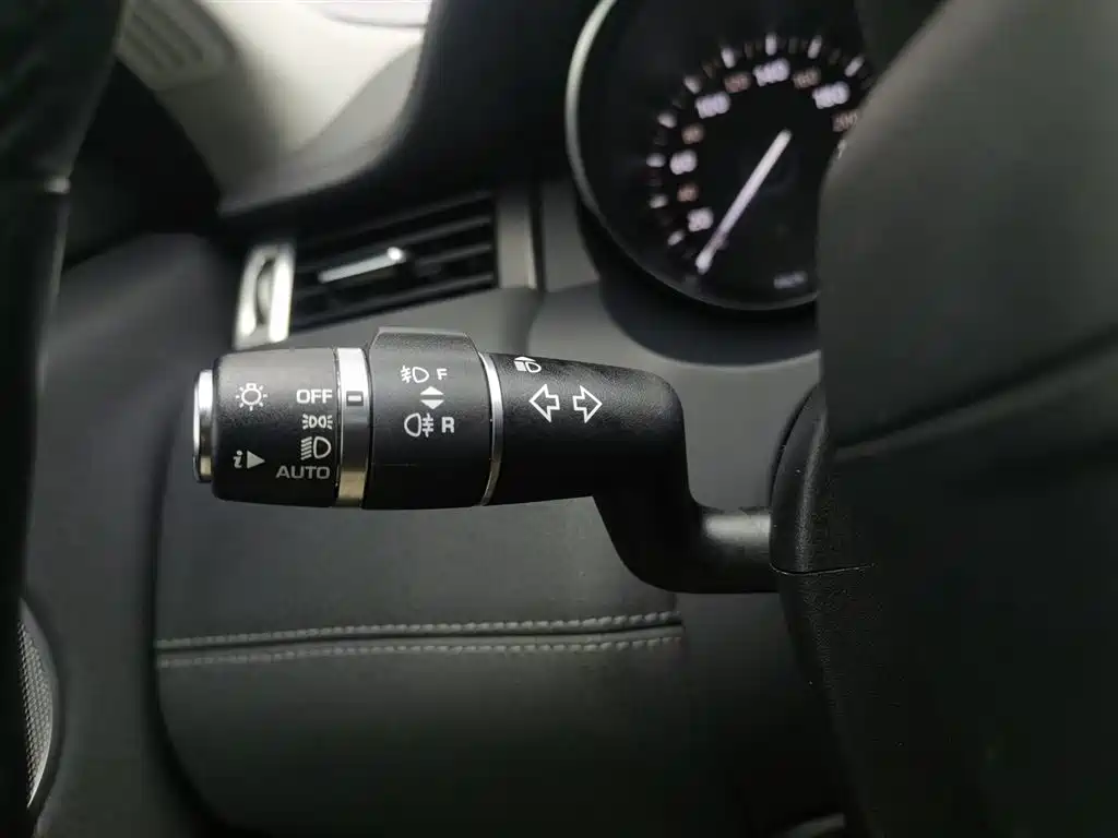 Land Rover Range Rover Evoque 2018 240PS SE DYNAMIC Smart Edition фото 21