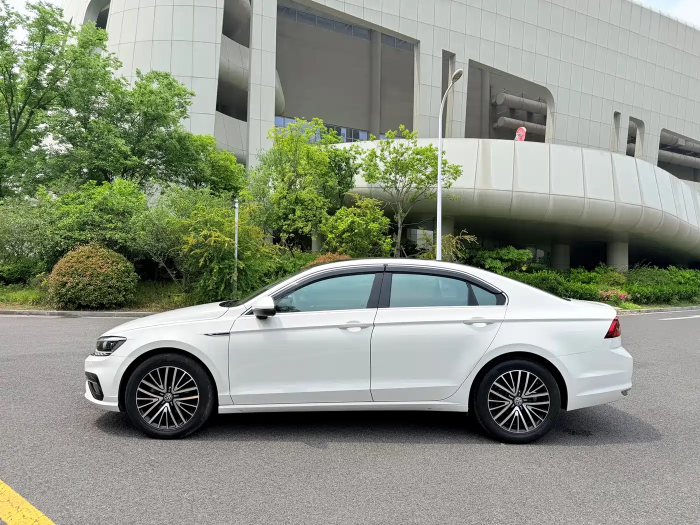 Volkswagen Lamando 2019 280TSI DSG Luxury Edition China V фото 5