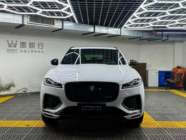 Jaguar F-PACE 2024 P250 R-Dynamic SE — фото 2