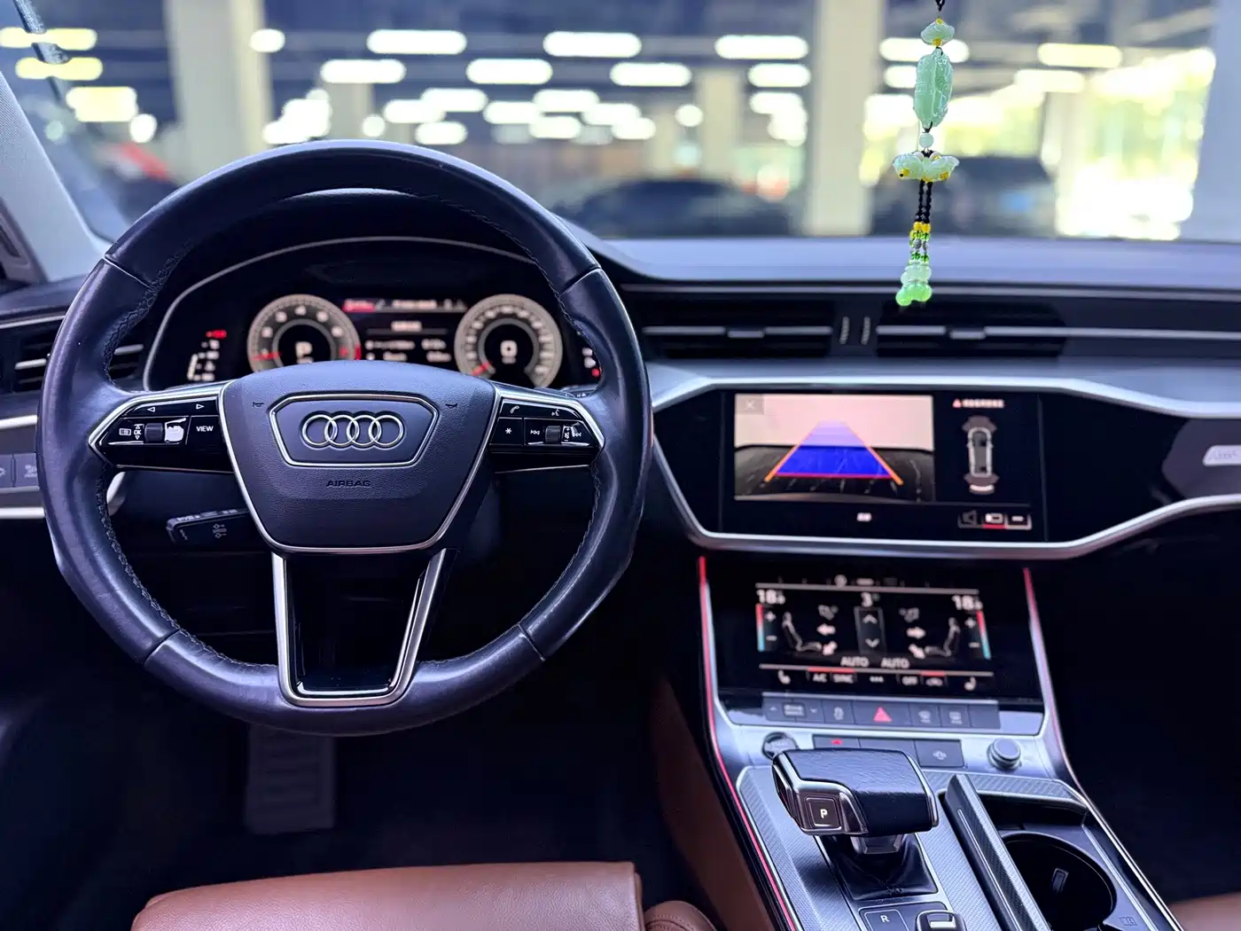 Фото 18 - Audi A6L