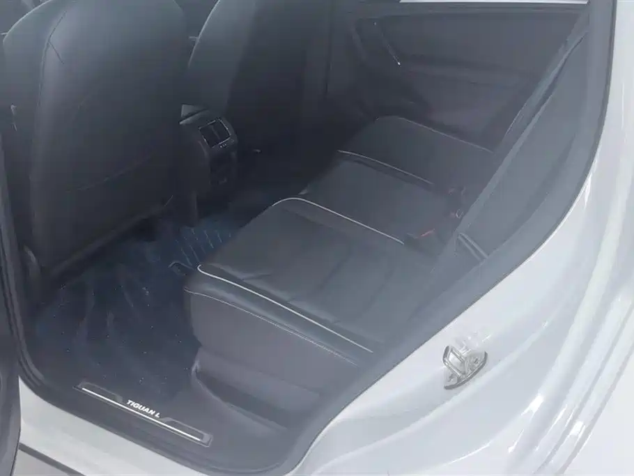Volkswagen Tiguan L 2017 330TSI Automatic 2WD Luxury Edition фото 11