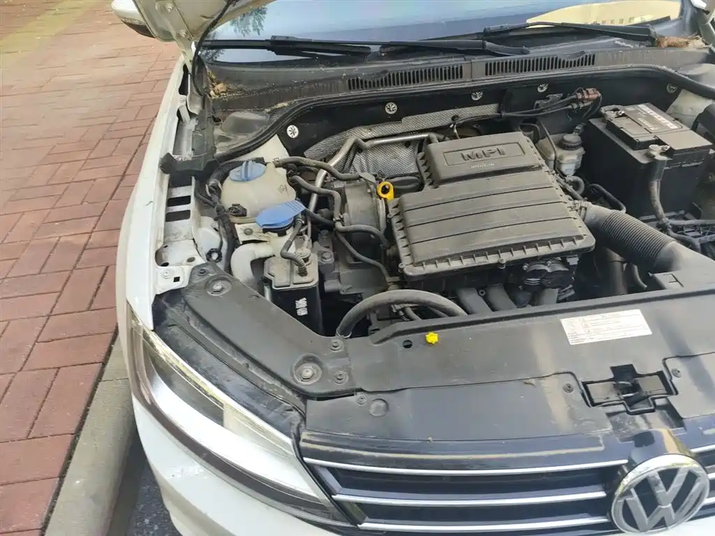 Volkswagen Sagitar 2017 1.6L Manual Comfort фото 23