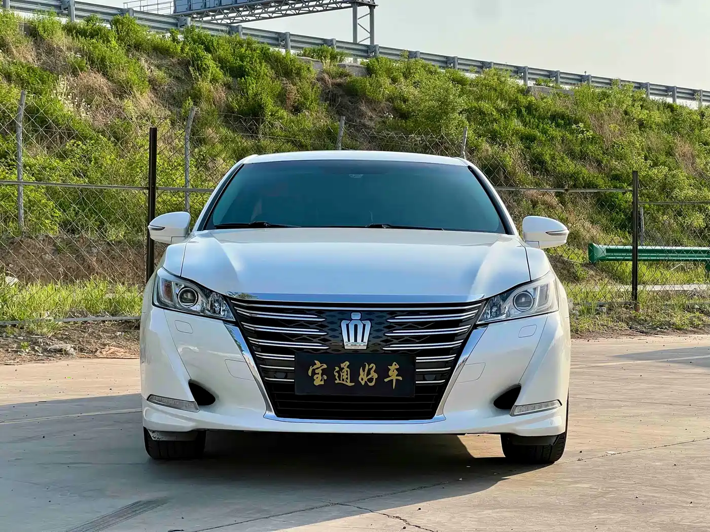 Toyota Crown 2015 2.0T Pioneer фото 2