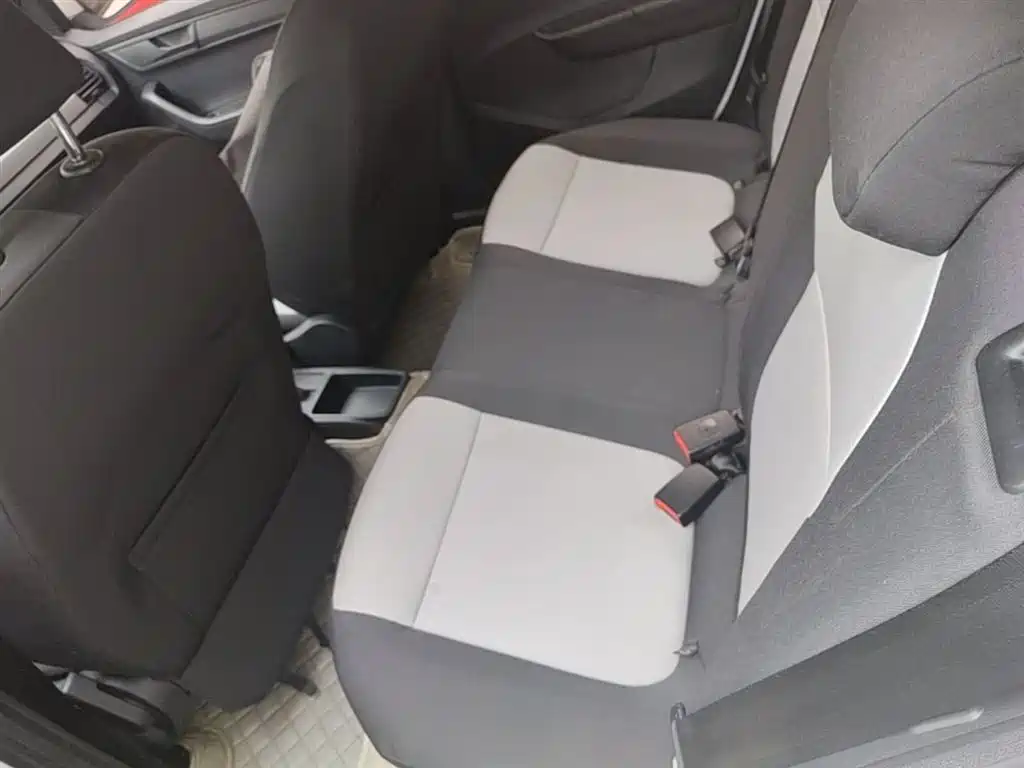 Škoda Fabia 2016 1.4L Automatic Car Enjoy Edition фото 17