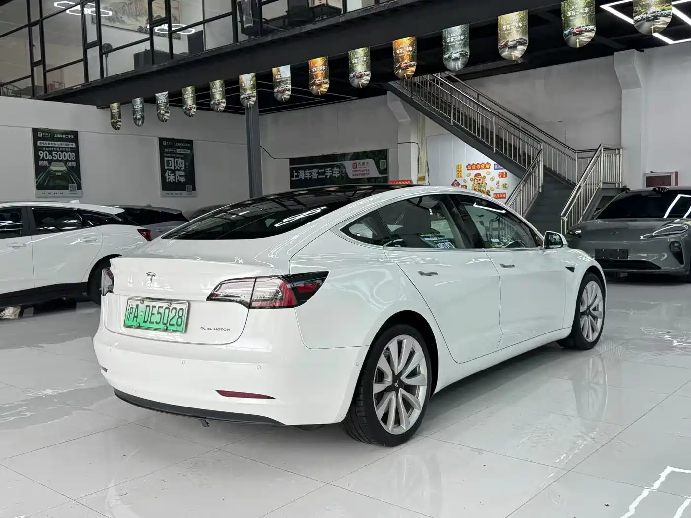 Tesla Model 3 (Import) 2019 2019 Long Range All-Wheel Drive Edition