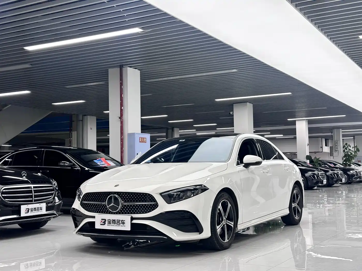 Mercedes-Benz A-Class 2025 A 200 L Fashion Edition