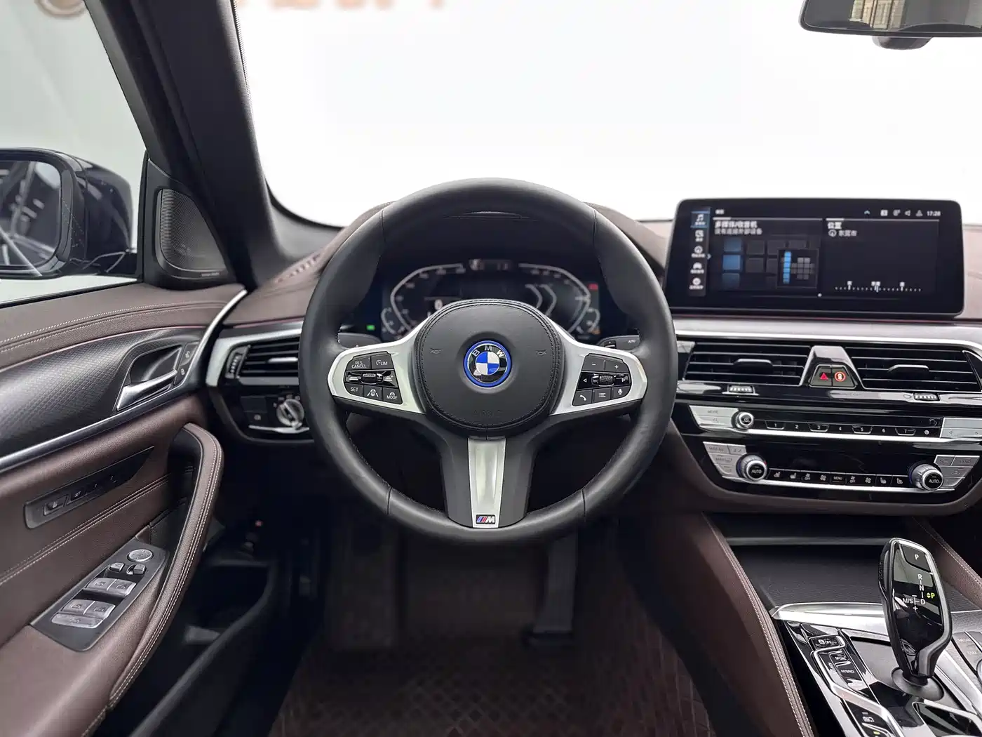 BMW 5 Series New Energy 2022 Facelift II 535Le Pioneer Edition M Sport Package фото 12