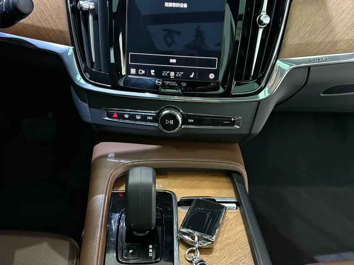 Фото 16 - Volvo S90