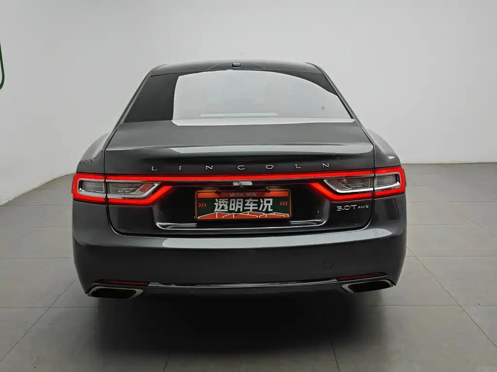 Photo 4 - Lincoln Continental