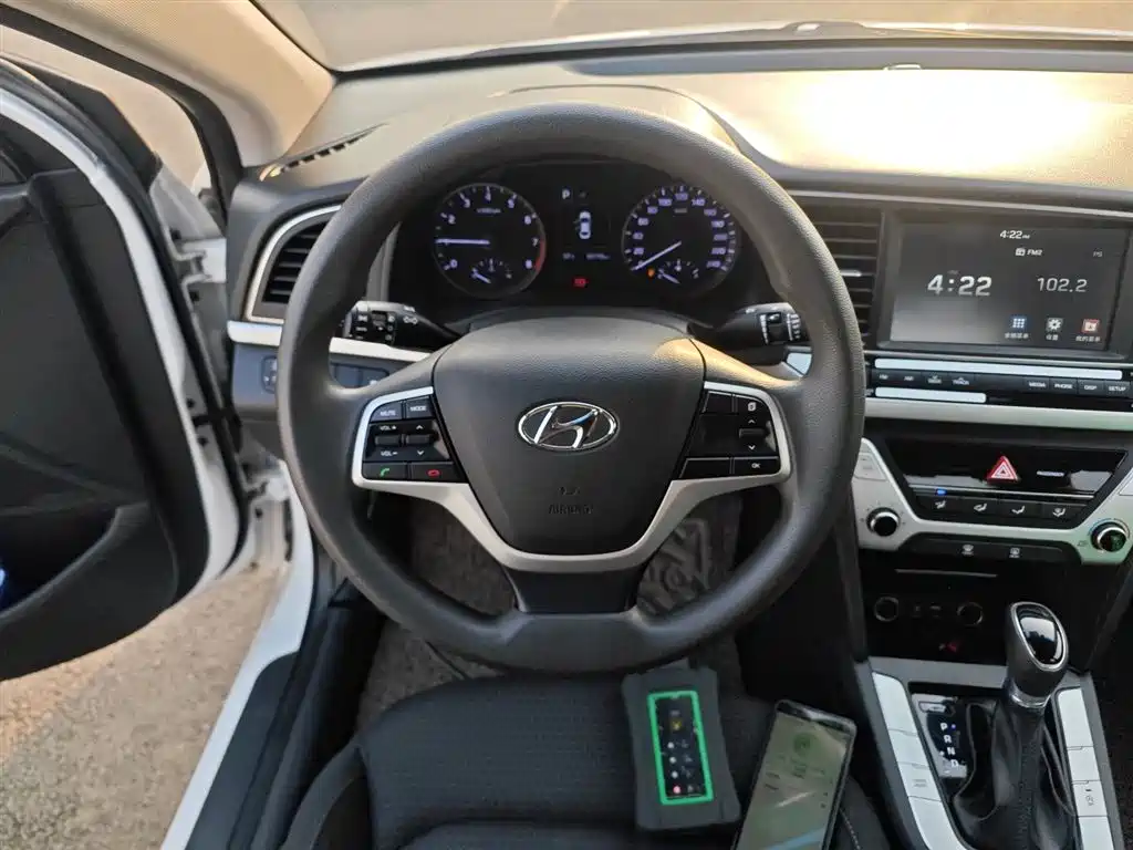Hyundai Elantra 2016 Model 1.6L Automatic Smart Elite фото 8