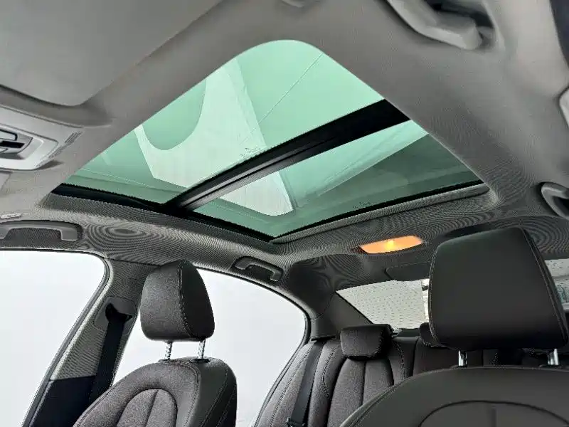 BMW 1 Series 2023 120i M Sport Shadow Edition фото 14