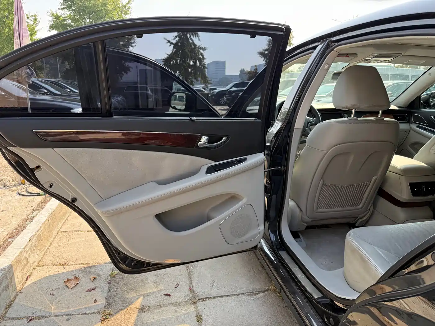 Hongqi H7 2015 2015 2.0T Luxury