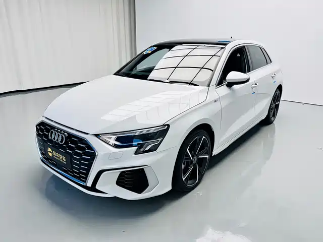 Audi A3 Рестайлинг, Sportback 35 TFSI, Стиль Спорт