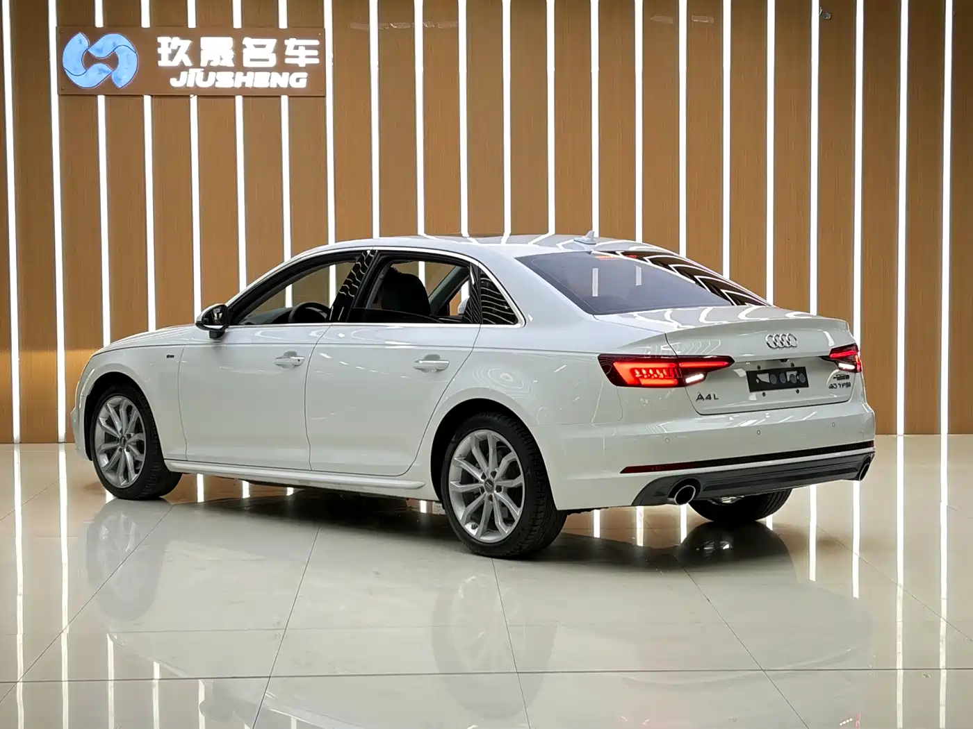 Audi A4L 2018 30th Anniversary 40 TFSI Fashion фото 3