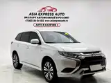 Фото 9 - Mitsubishi Outlander