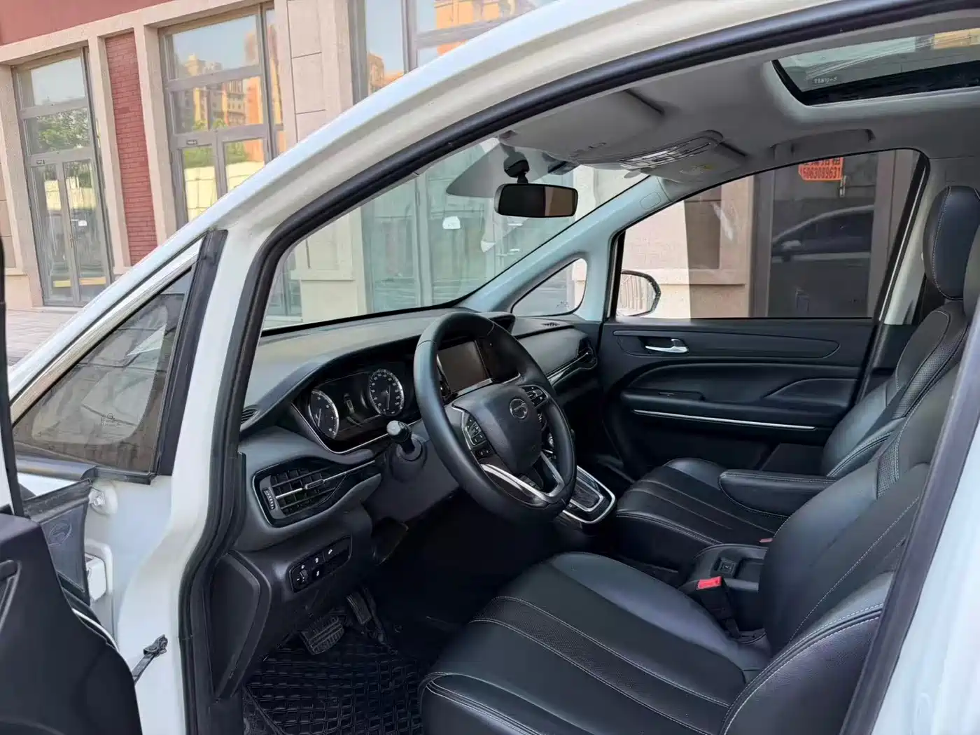 GAC Trumpchi Trumpchi M6 2019 270T Automatic Luxury (7-seater) China V фото 4