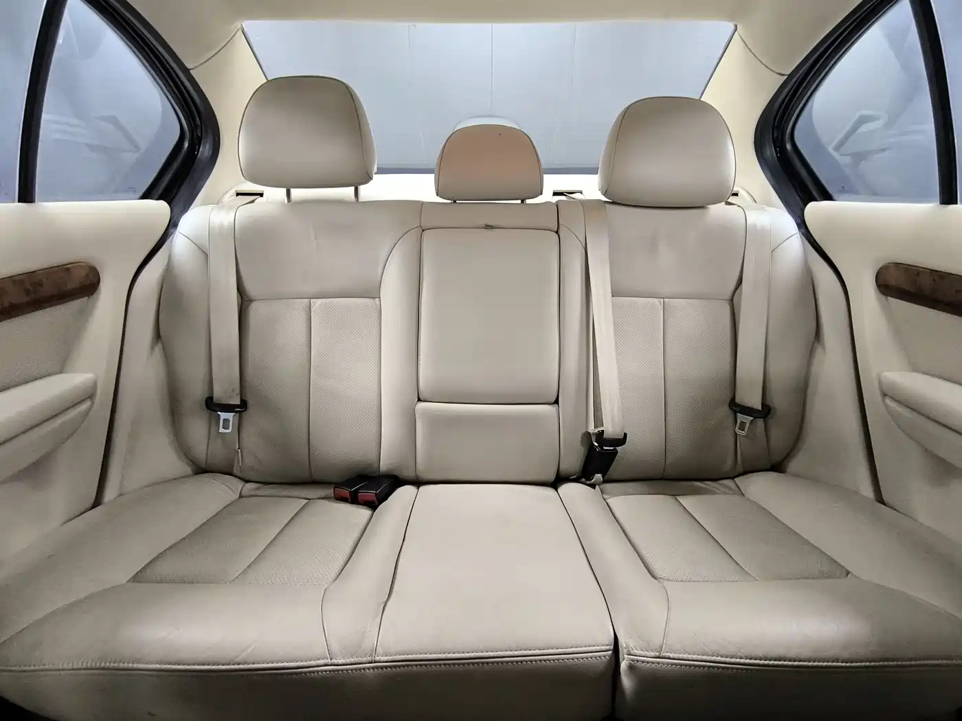 Volkswagen Lavida 2008 2.0L Manual Premium Edition фото 12
