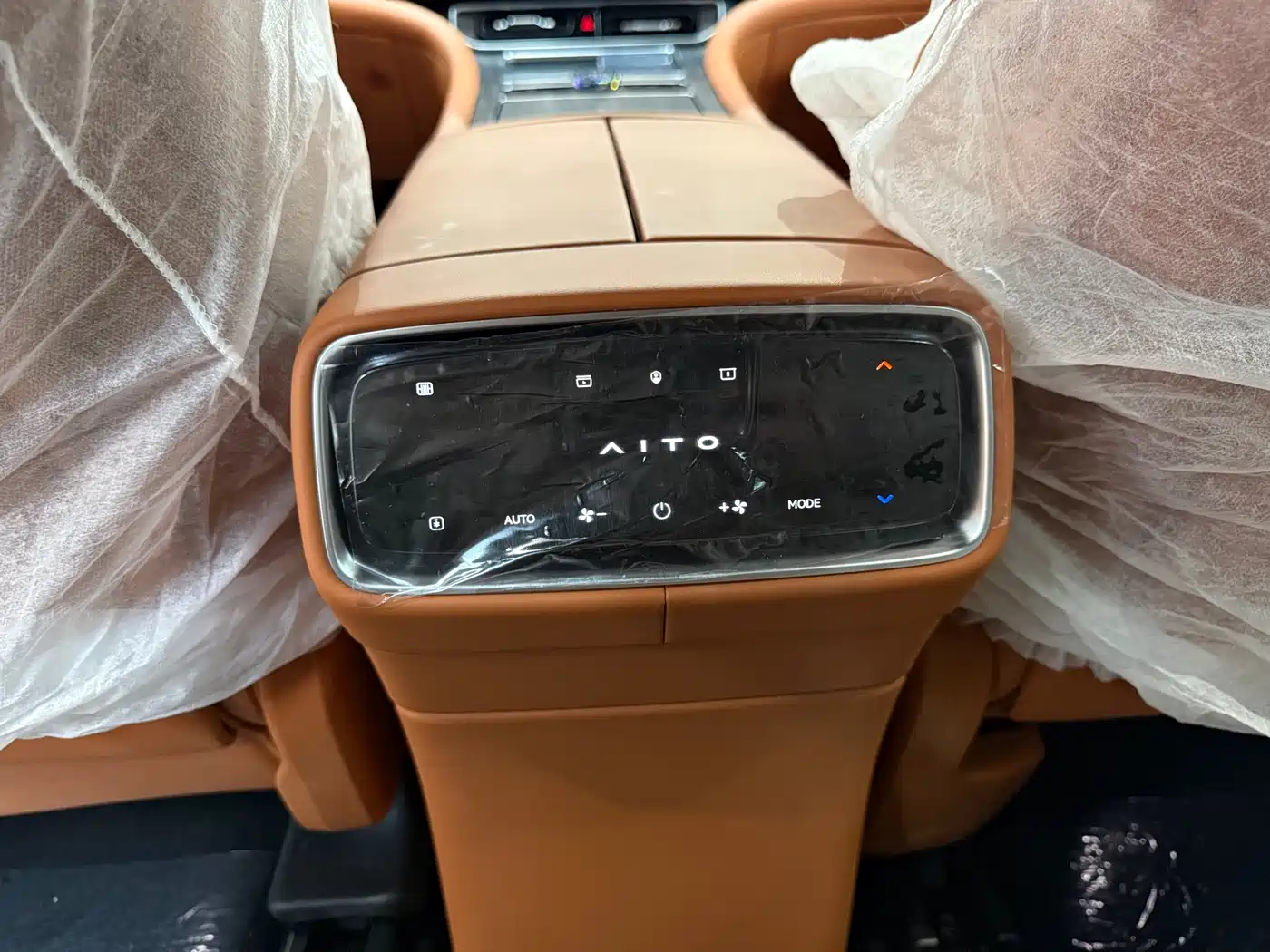 AITO Wenjie AITO M9 2024 Range Extender Ultra 52kWh 6-seater фото 24