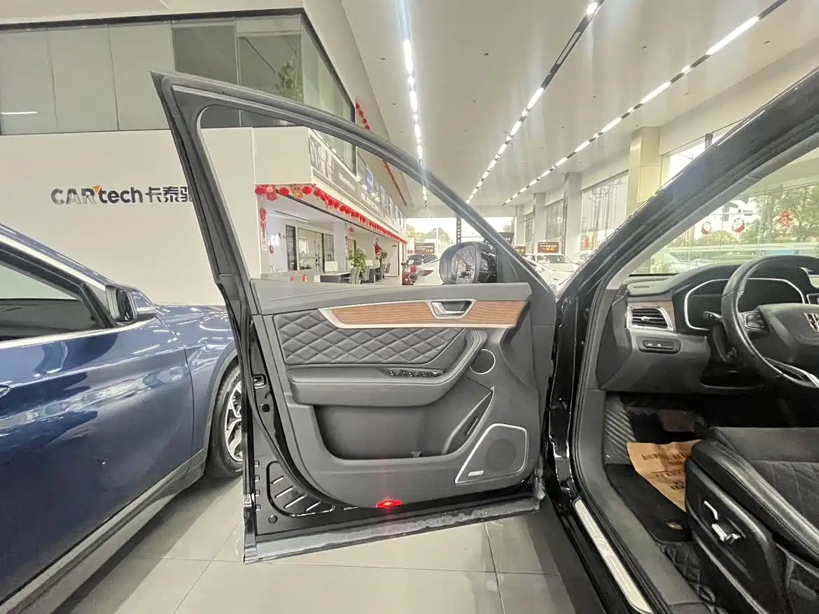 Hongqi HS7 2022 2.0T DCT 2WD ZhiLian QiXiang Edition 5-seater фото 9