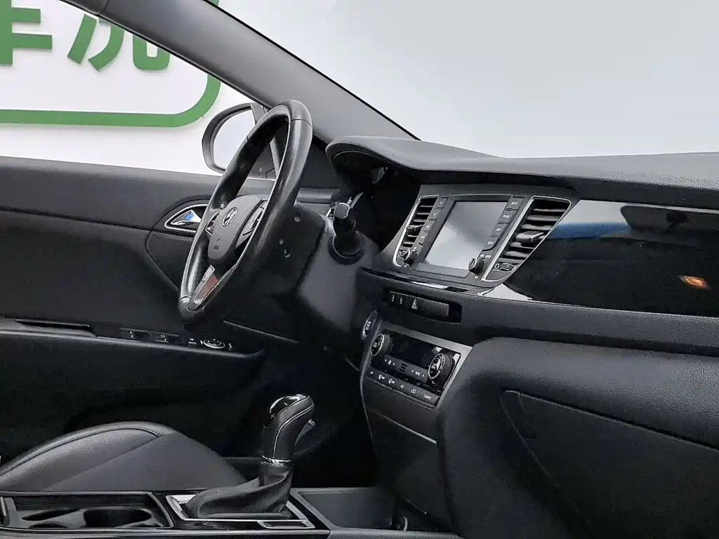 Фото 22 - Hyundai Mistra