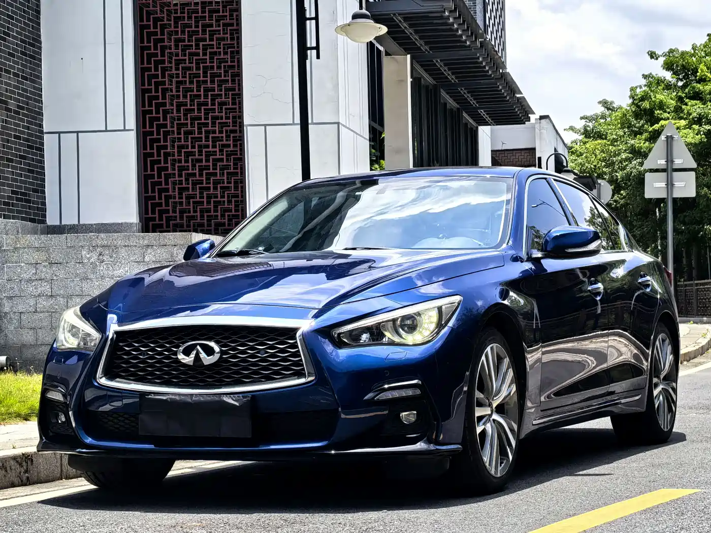 Infiniti Q50L, 2019 год