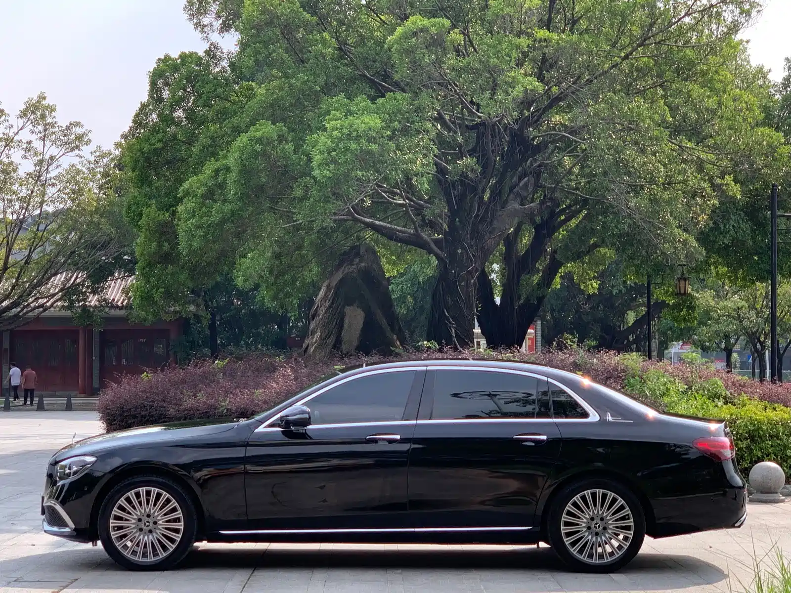 صورة 15 - Mercedes-Benz E-Class
